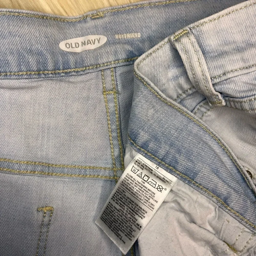 Old Navy stone washed cuffed boyfriend denim shorts sz 18